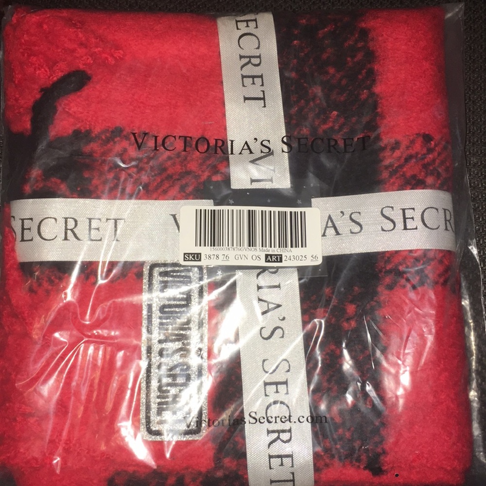 Victoria’s Secret Scarf - Picture 5 of 8